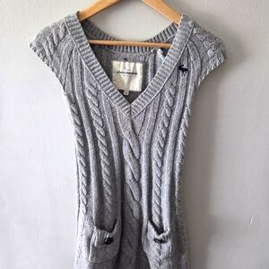 Abercrombie & Fitch Gray Knit Sweater Vest